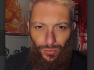 Enter my FREE CHATROOM aghost