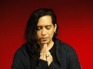 Chat with medium Karael