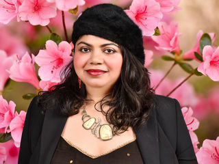 Video chat with medium MayaMysticMeera